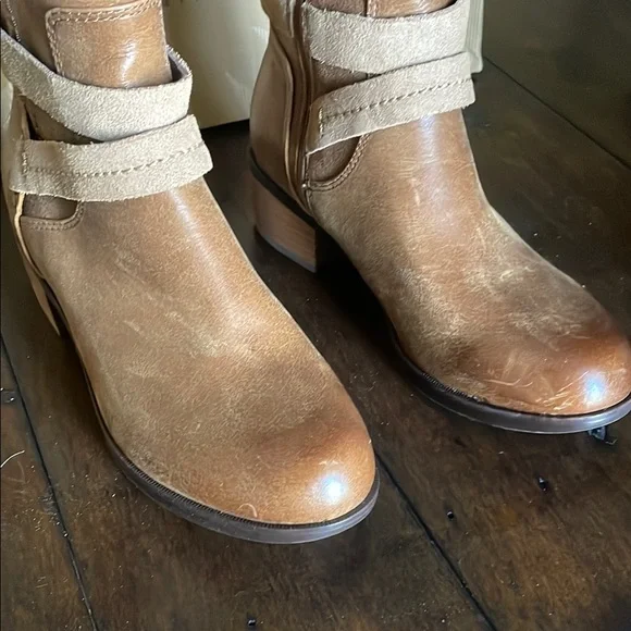 UGG Darcie Brown Leather Knee-High Riding Boots. Size 7. - Picture 3 of 6